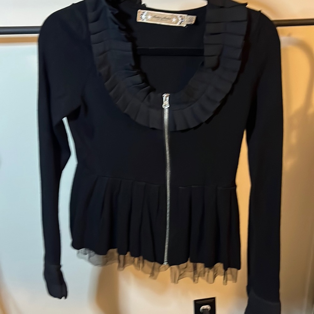 Call Beto Los Angeles, long sleeve, casual/semi dressy zipper down size medium